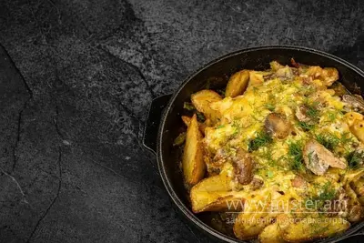 Пательня з картоплею, куркою та грибами Orange Bar undefined фото