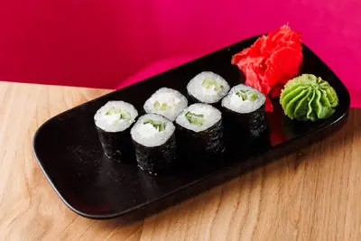 Макі огірок крем-сир Sakura Sushi undefined фото