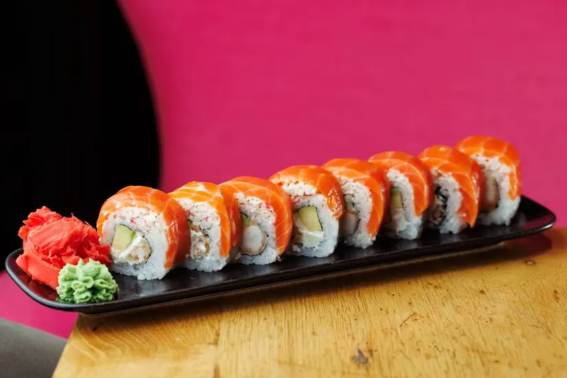 Рол Phi лосось - "Sakura Sushi" в Івано-Франківську фото