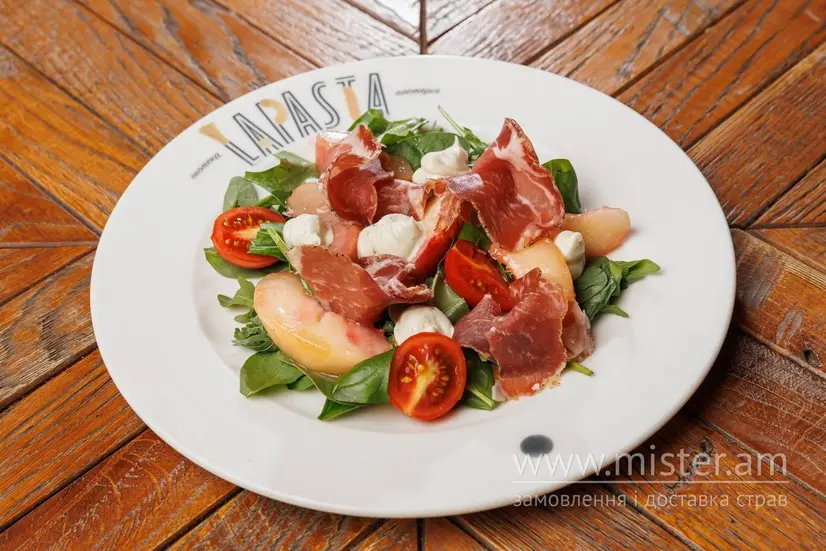 Салат з нектарином та коппою - "LAPASTA" в Чернівцях фото