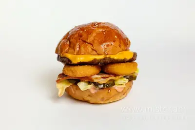Чізбургер з беконом та цибулевими кільцями Doner Mania undefined фото