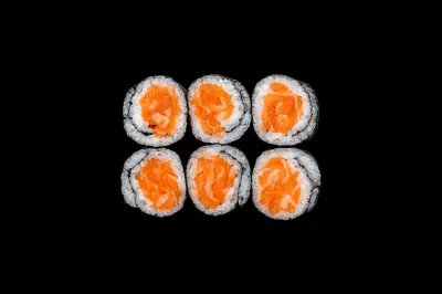 Макі з копченим лососем Eclipse Sushi undefined фото