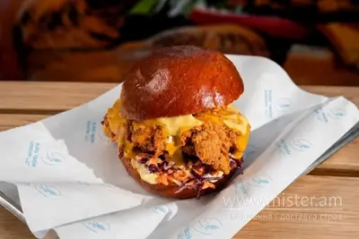 Chiken Burger with Cole Slaw Budu ТВОЇМ ХЛІБОМ undefined фото