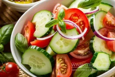 Салат зі свіжих помідорів та огірків Enjoy Food undefined фото