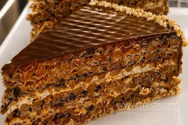 Вафельний торт - "Patisserie Cafe" в Чернівцях фото 