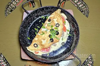 Омлет з м`ясом, сиром, томатами та маслинами Western undefined фото