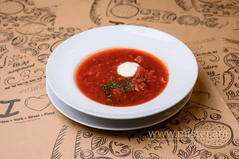 Червоний борщ з телятиною - "New York Street Pizza" в Луцьку фото