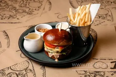 Cheeseburger New York Street Pizza undefined фото