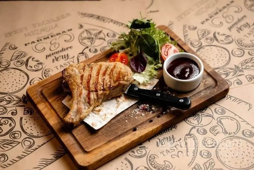 Клаб-стейк зі свинини - "New York Street Pizza" в Луцьку фото 
