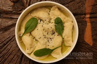 Вареники з картоплею і соусом з копченого лосося misto.cafe undefined фото