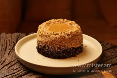 Брауні з карамеллю та горіховим праліне misto.cafe undefined фото