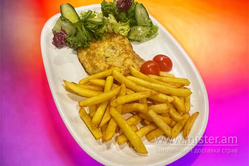 Пальма-куряча відбивна з картоплею фрі - "Trattoria" в Дрогобичі фото