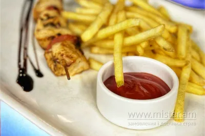 Курячий шашличок з картоплею фрі Trattoria undefined фото