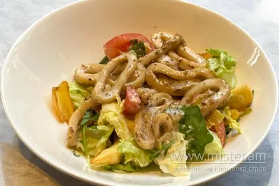Теплий салат з кальмарами Trattoria undefined фото