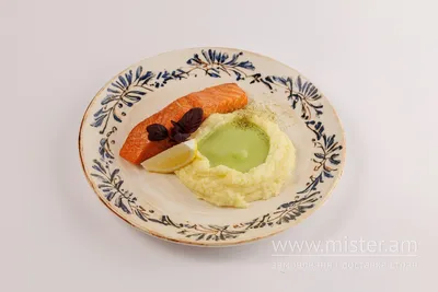 Філе форелі з картопляним пюре та соусом з горошку Кобзар undefined фото