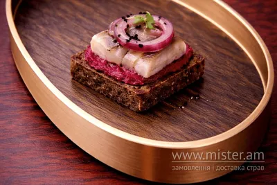 Канапе з бородинського хліба та скумбрією Granat undefined фото