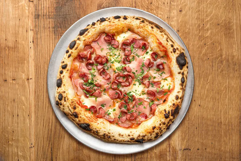 Копчені ковбаски, шинка та соус BBQ - "Italist pizza & pasta" в Києві фото