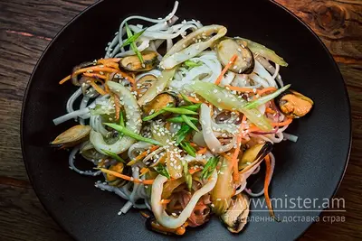 Локшина WOK з морепродуктами Sushi-Pizza by La Spezia (вул.Харківська, 5/1) undefined фото