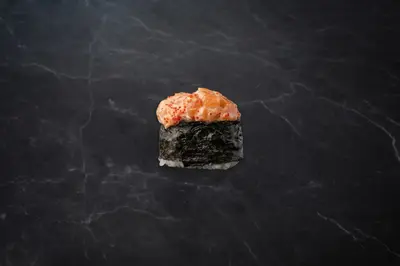 Гункан з лососем Panda Rolls undefined фото