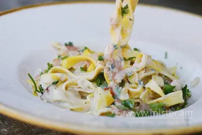 Курячий бульйон + тальятеле з шинкою та горгонзолою Pasta Basta undefined фото