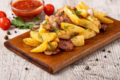 Роял картопля по-селянськи з беконом, цибулею і соусом MANGAL undefined фото