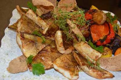 Філе судака запеченого у Josper Wine&Meat undefined фото