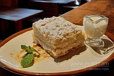 Наполеон з ванільним соусом Ribs House undefined фото