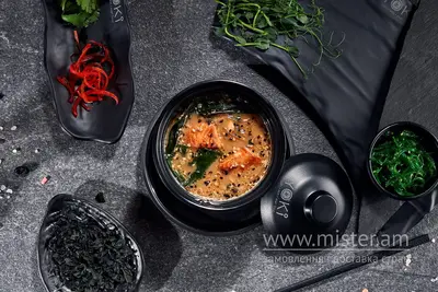 Місо суп з лососем та рисовою локшиною Yoki restaurant undefined фото