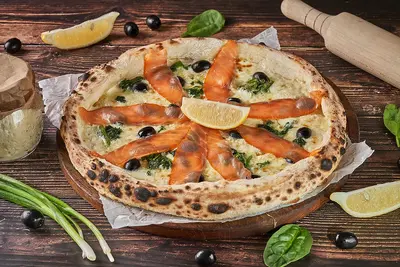 З лососем піца на заквасці TREBA Pizza & Sushi undefined фото