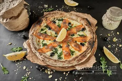 Піца житня "З лососем" 30 см Treba Pizza undefined фото