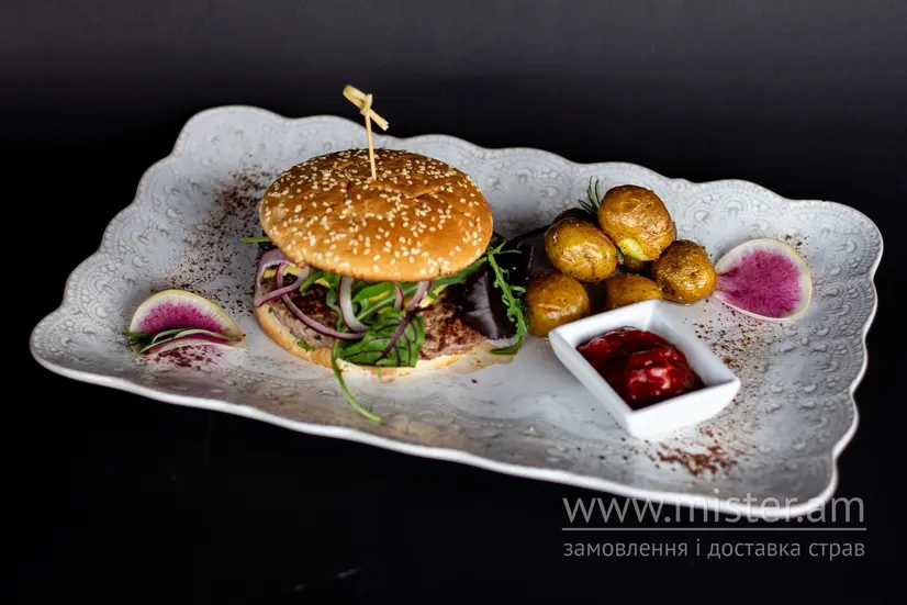 Бургер з телятиною - "Wine&Meat" в Хмельницькому фото 