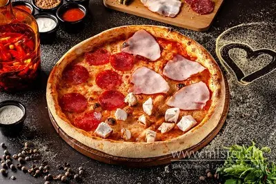 Піца "Три м`яса" 32 см Treba Pizza undefined фото
