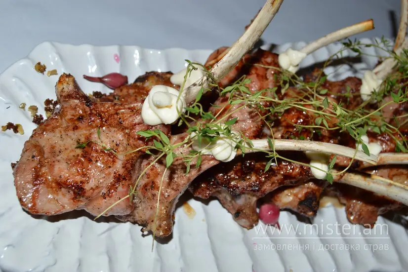 Каре телятини під грибним соусом - "Wine&Meat" в Хмельницькому фото 