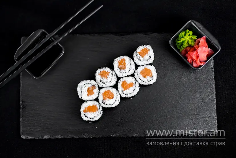 Макі з лососем - "Sushi-Pizza by La Spezia (вул.Харківська, 5/1)" в Сумах фото 