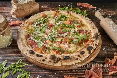 Піца на заквасці "З прошуто" 30 см Treba Pizza undefined фото