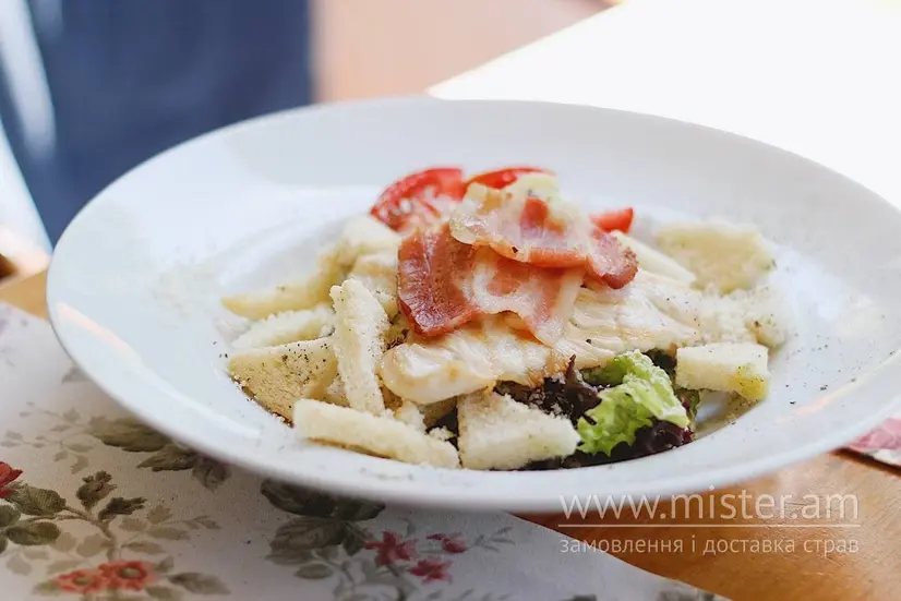 Салат "Цезар" з куркою гриль - "Peperoni" в Чернігові фото