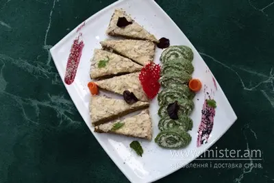 Асорті печінкове (торт з печінки та рулет з курки) - "Cleo Rest" в Чернівцях фото 