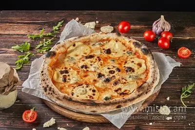 Піца на заквасці "З копченим сиром" 30 см Treba Pizza undefined фото