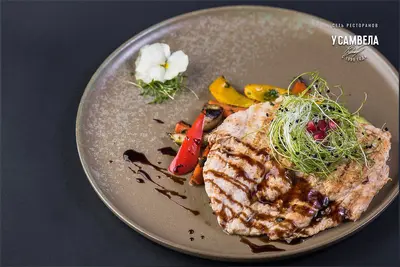 Куриный стейк с обжаренными овощами Готуємо з ❤️, з 1999 undefined фото