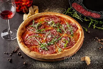 Піца "Мілано салямі" 32 см Treba Pizza undefined фото