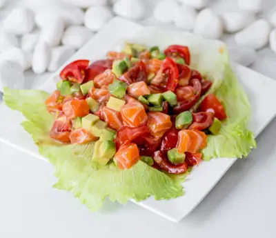 Азиатска салата със сьомга и чери домати  ROKO FOOD undefined снимка