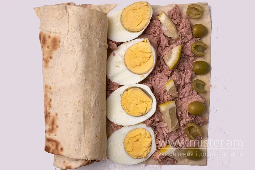 Рол з тунцем і яйцем - "Loft Cafe" в Луцьку фото
