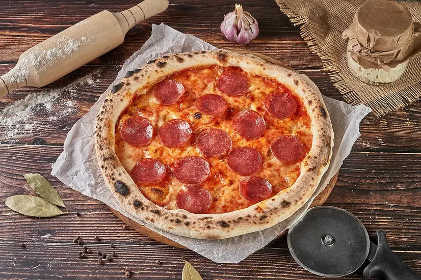 Салямі піца на заквасці - "TREBA Pizza & Sushi" в Івано-Франківську фото 