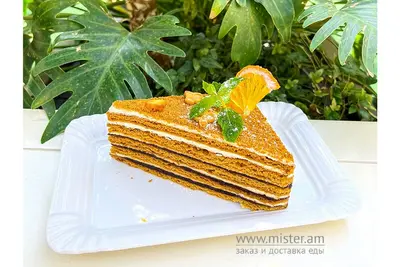 Торт "Медовий" з чорносливом Pasage Gartenberg undefined фото