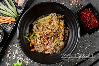 Локшина WOK фунчоза з овочами - "Yoki restaurant" в Чернівцях фото 