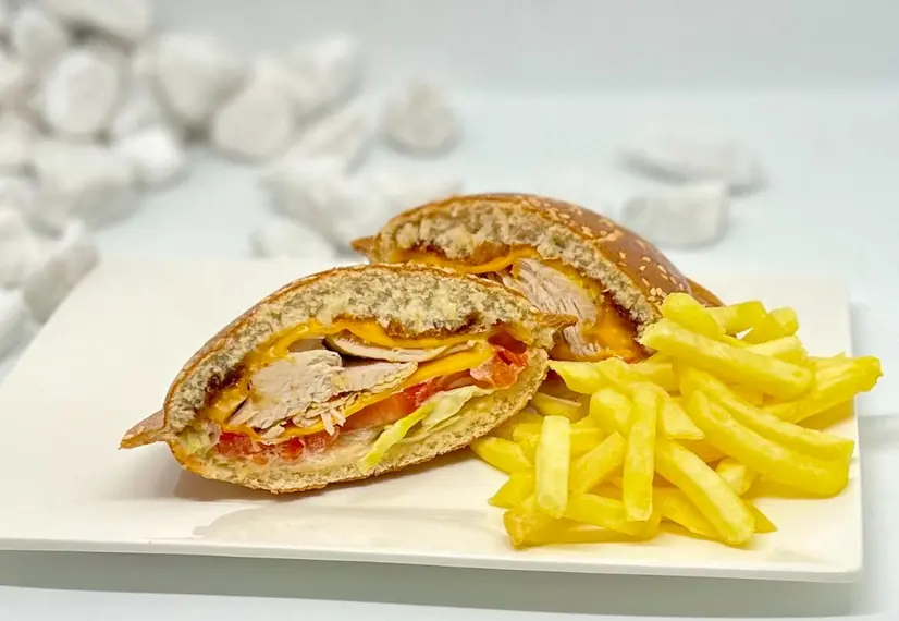 Затворен бургер с пилешко - "ROKO FOOD" в Sofia снимка