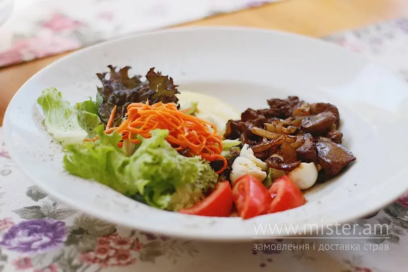 Теплий салат з курячої печінки - "Peperoni" в Чернігові фото
